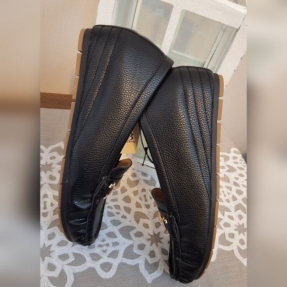 Alexis Black, 8.5, Woman's NWT, Loafers with Gold Rhinestone Buckle - Picture 7 of 7
